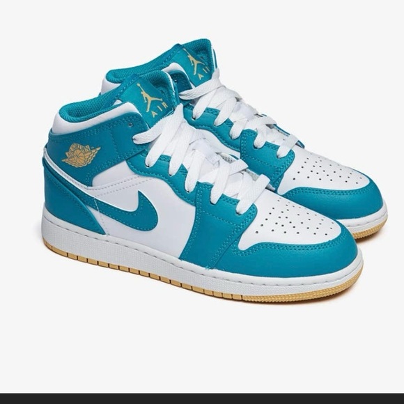 Jordan Other - Air Jordan 1 Mid